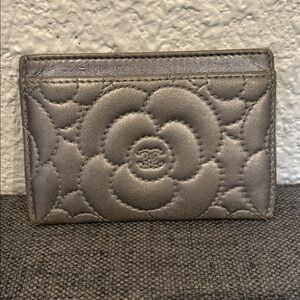 CHANEL Silver/Grey Lambskin Camelia Card Holder
